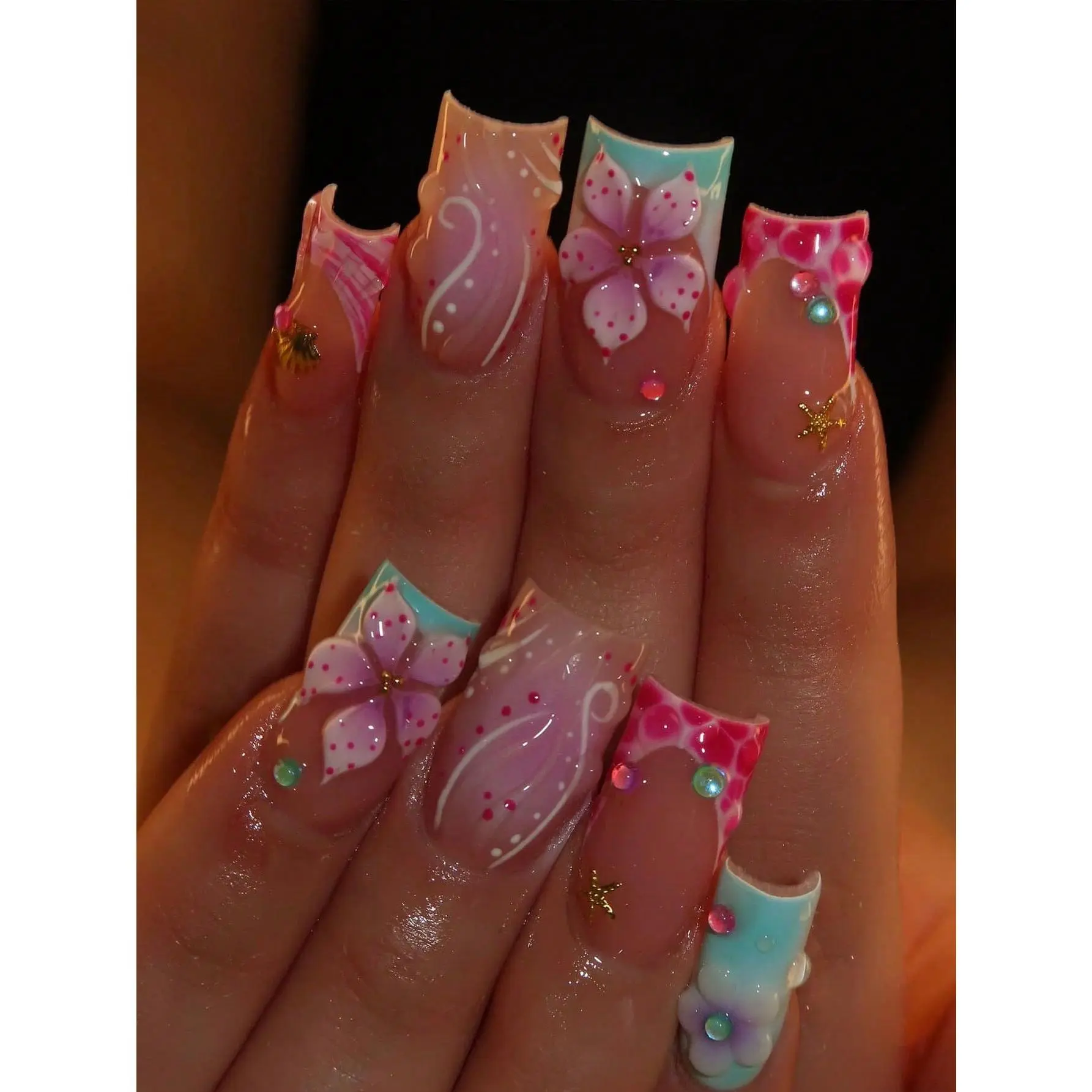3D Gel Nail Art, Ocean And Hibiscus Nail Design With Pearl Decoration, Square French Tip Fake Nails, Perfect Fit, Acrylic Nail Set, Includes: 1pc Double-Sided Adhesive And 1pc Nail File, Gel French Tip Nails Suitable For Women's Daily Work, Party And Othe
