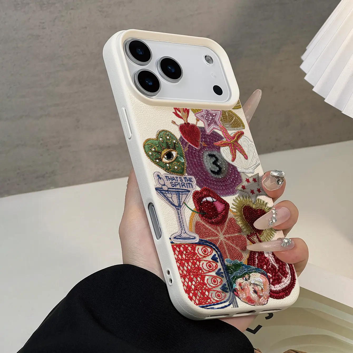 Retro luxurious beaded embroidery art collage pattern TPU phone case, unique design, unisex protective case, suitable for iPhone 17/16/15/14/13/12/11/, a holiday gift for friends, family, and yourself