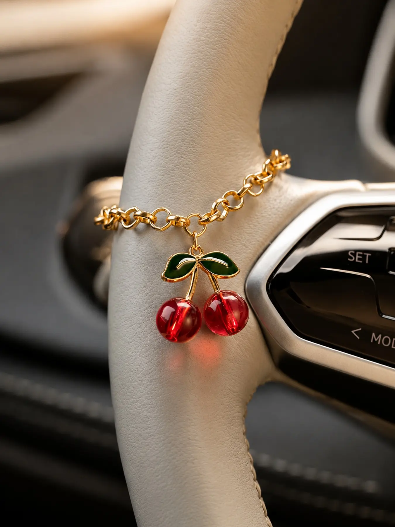 1Pcs Fashion Sparkly Cherry Pendant Car Hanging Ornament 2 Colors Available Lightweight Durable Adjustable Chain Cute Aesthetic Auto Rearview Mirror Interior Decor Accessories For Women Car Ornaments