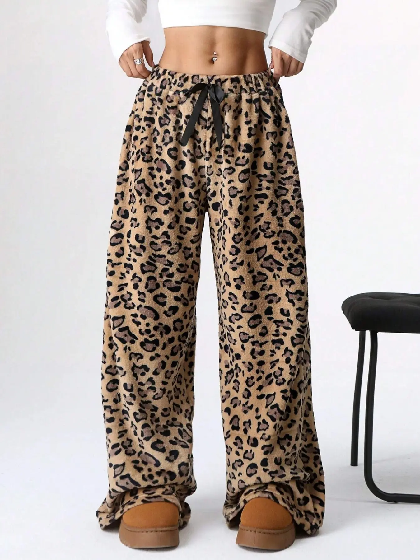 American Vintage Leopard Print Plush Wide Leg Pants for Women, Thick Flannel High Waist Loose Fit Long Pants, Casual Home Wear
