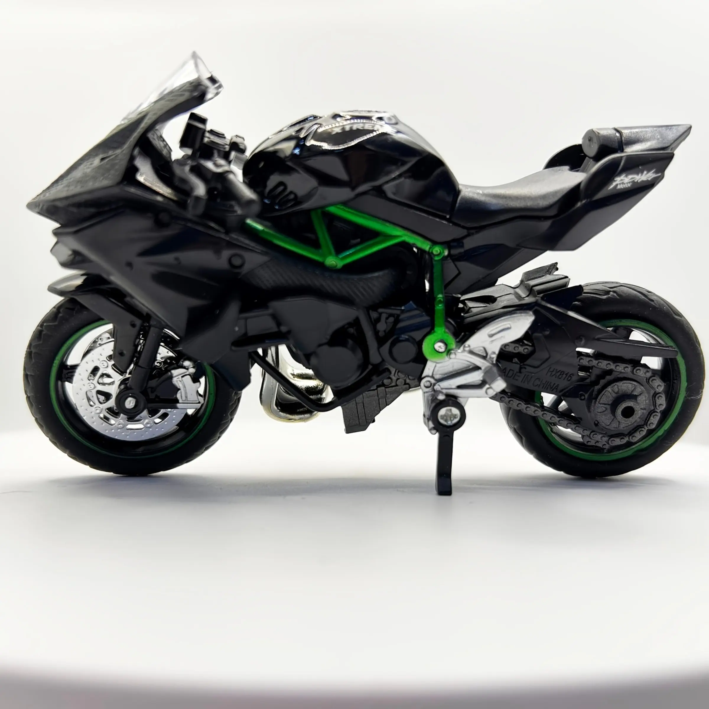 Mini Realistic Detailing Motorcycle Model, Rubber Wheels Rotatable, Shock Absorber Motorcycle Ornament, Boys' Collection Gift, Ideal for Collectors