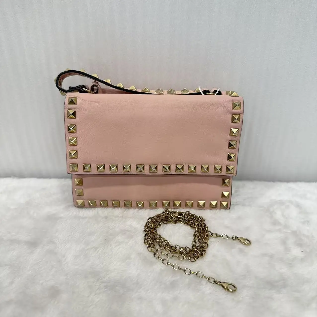 Pre-owned Valentino Garavani X473 Rockstud Pink Leather Clutch Crossbody Bag Authentic (26.06.03) Wristlets (Pre Loved Luggage & Bags Category), Crossbody Bags