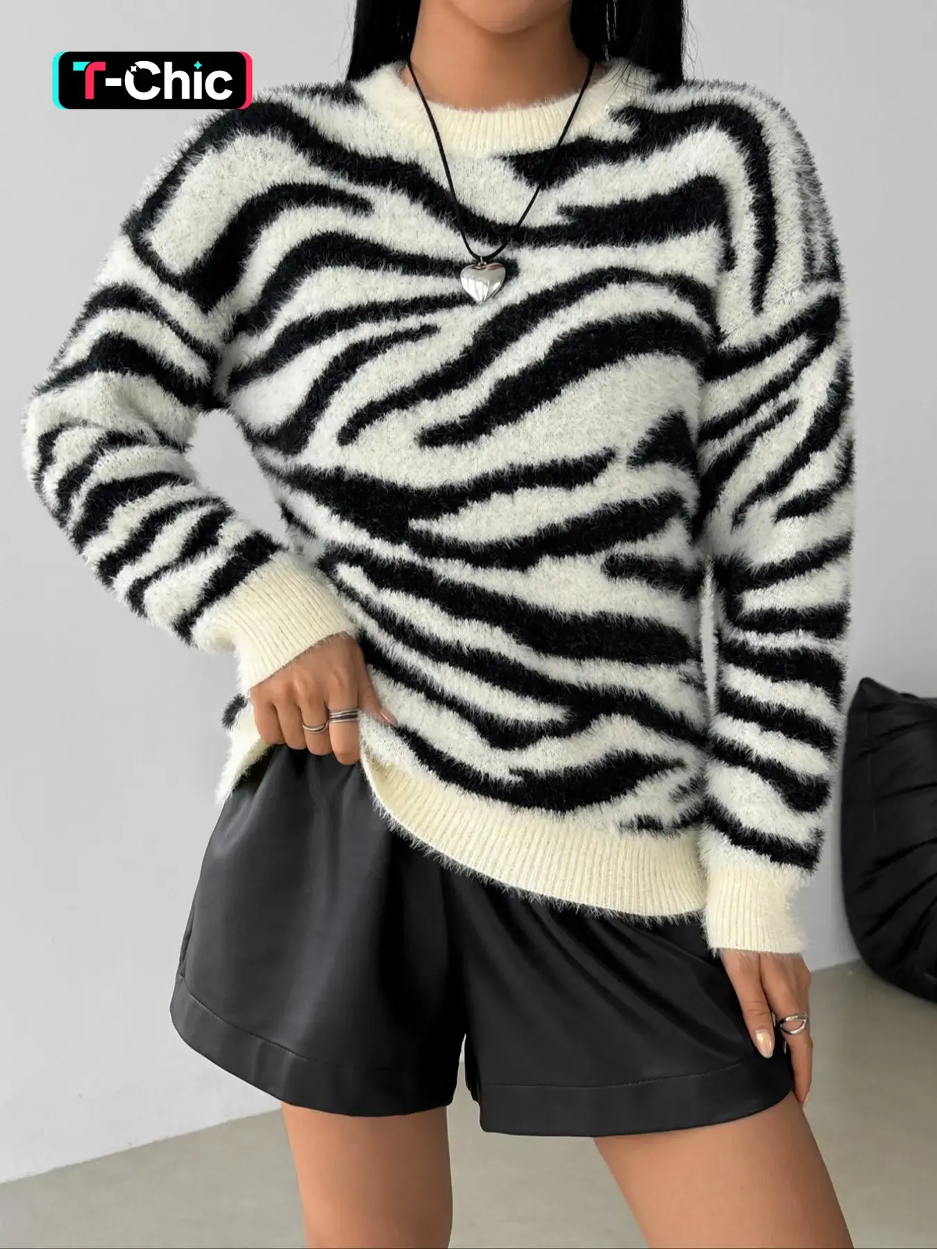 Women's Fall Winter Zebra Print Pullover Sweater, Faux Fur Knit Jumper, Casual Fashion Colorblock Elegant Style, Cozy Long Sleeve Top