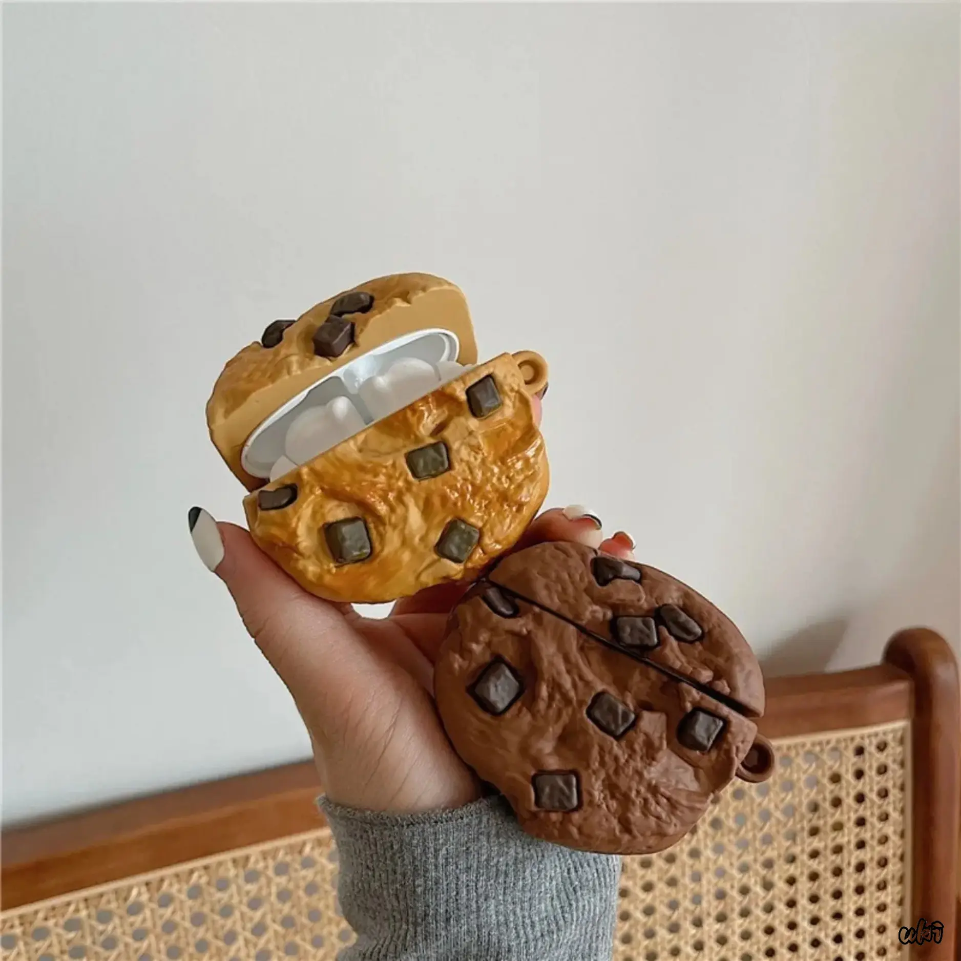 New 3D Chocolate Cookie Shaped AirPods Case, Cute Personalized Artistic Protective Cover Compatible With AirPods 1/2/3/4, Pro / Pro 2 / Pro 3, Fashion Unique Earbud Accessory