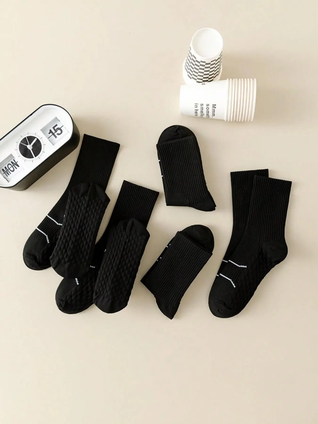 5 Pairs Women's Crew Socks, Fashion Striped Casual Sports Long Socks, Plain Harajuku Style, Breathable, Quick-Dry, Odor-Resistant