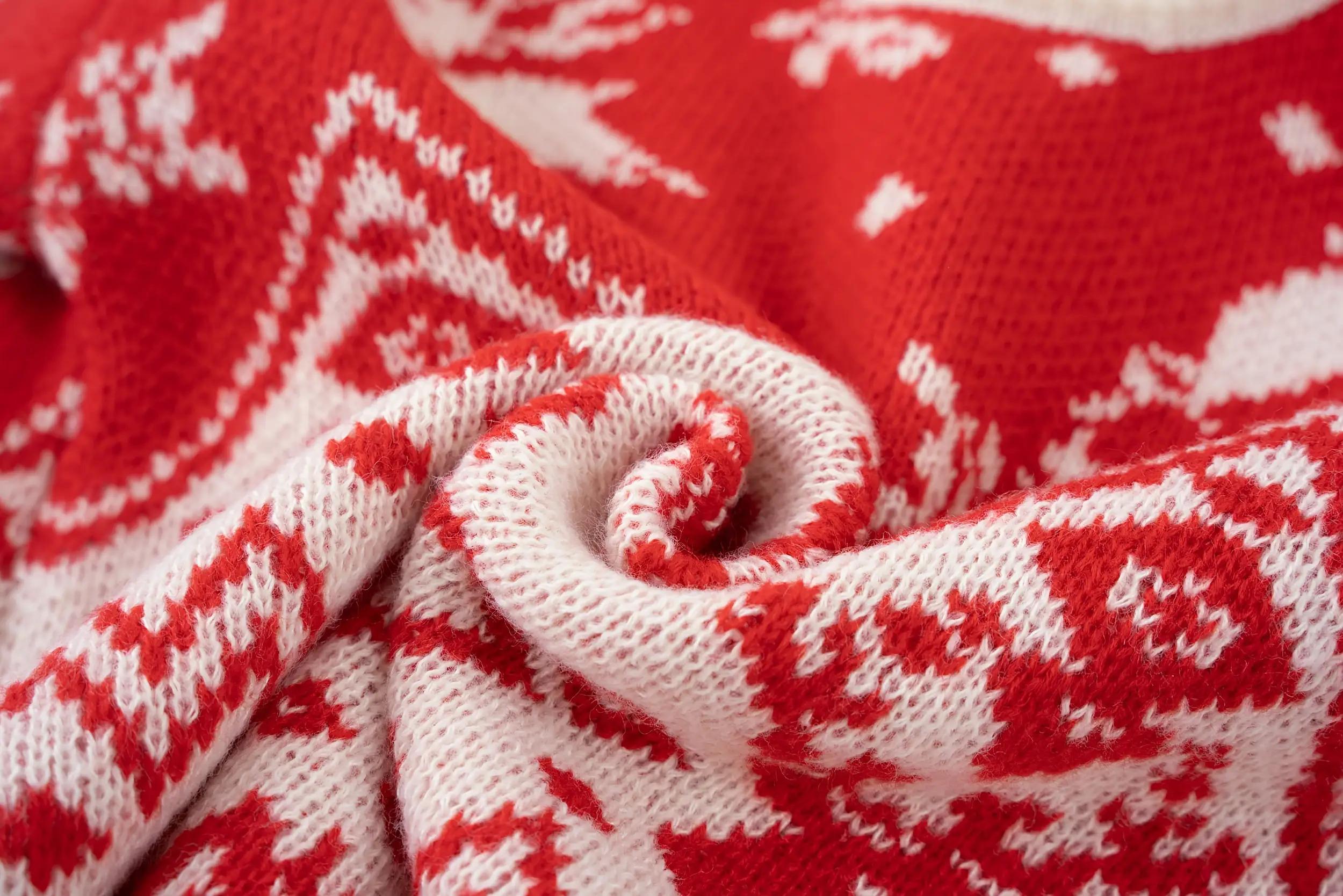 Christmas Girls' Sweater - Red & Snowflake & Reindeer Pattern, Soft Stretchy Knit Round Neck Pullover for Winter Parties, Holiday Outings, Machine Washable Festive Gift For Girls, Christmas Sweater, Party Outfit, Cozy Clothing, Durable Knitwear