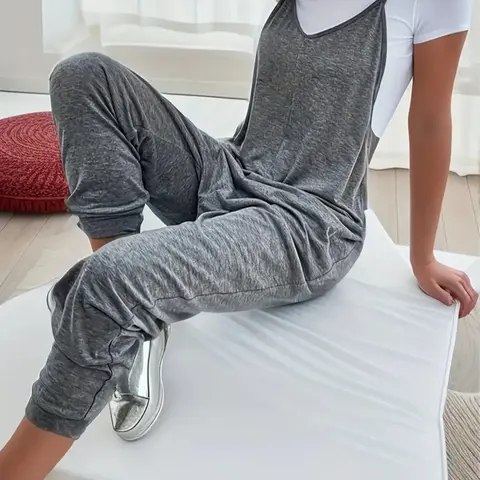 Women's Plain Pocket V Neck Baggy Fit Overalls Jumpsuit without Tee, Casual Sleeveless Spaghetti Strap Cami Overalls Jumpsuit with Medium Stretch for Summer Daily Wear, Ladies Clothes for All Seasons, Casual Fashion Jumpsuit