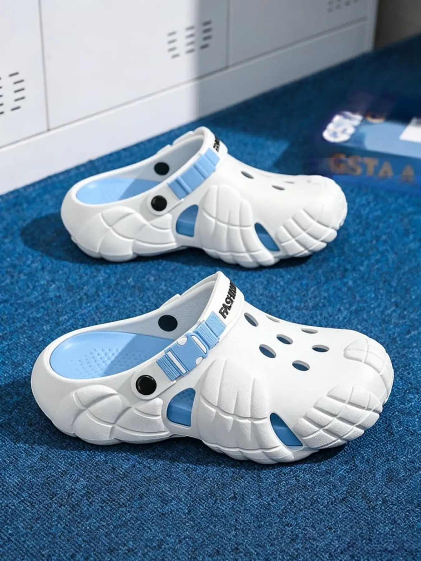 Men Women Trend Textured Platform Closed Toe Clogs, Massage Dot Breathable Insole Multi-Color Lightweight Waterproof Slippers For Home Car Washing