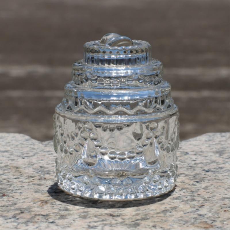 Mini Cake Shaped Clear Glass Storage Jar, 1 Count Candy Storage Jar, Home Organizer for Living Room Bedroom Bathroom Kitchen, Glass Kitchen Canisters