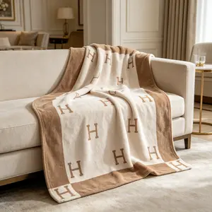 H Letter Pattern Blanket, 1 Count Soft Comfortable Warm Throw, Cool Bedroom Bedding Blankets for Home Office Travel Camping, Letter Print Blanket