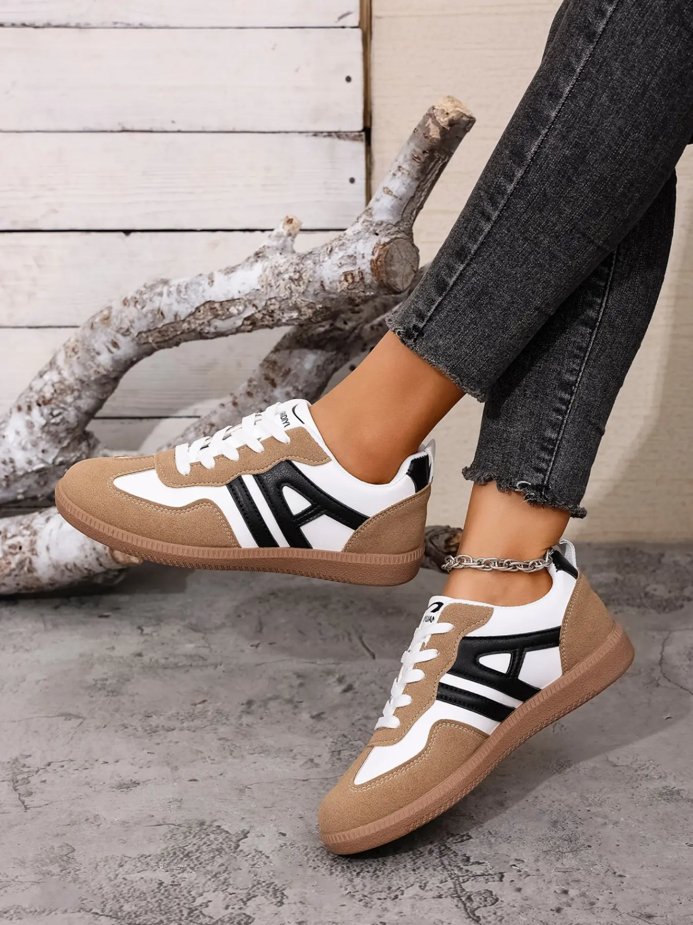 Women's Patchwork Retro Soft Fabric Loose Round Toe Shoes, Comfortable Wide Fit for Big Feet, Simple and Stylish Casual Low Ankle Trainers Casual Sneakers Shoes