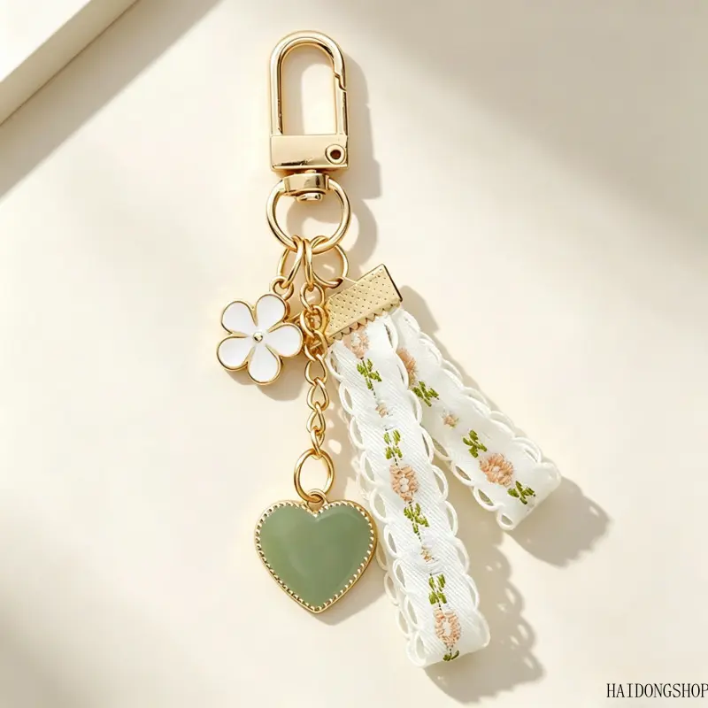 Cottagecore Dopamine Viral Fresh Daisy Fabric Strap Keychain For Girls, Creative Floral Bud Bag Hanging Charm, Light Floral Accessory For Car Keys Backpack Daily Styling,love