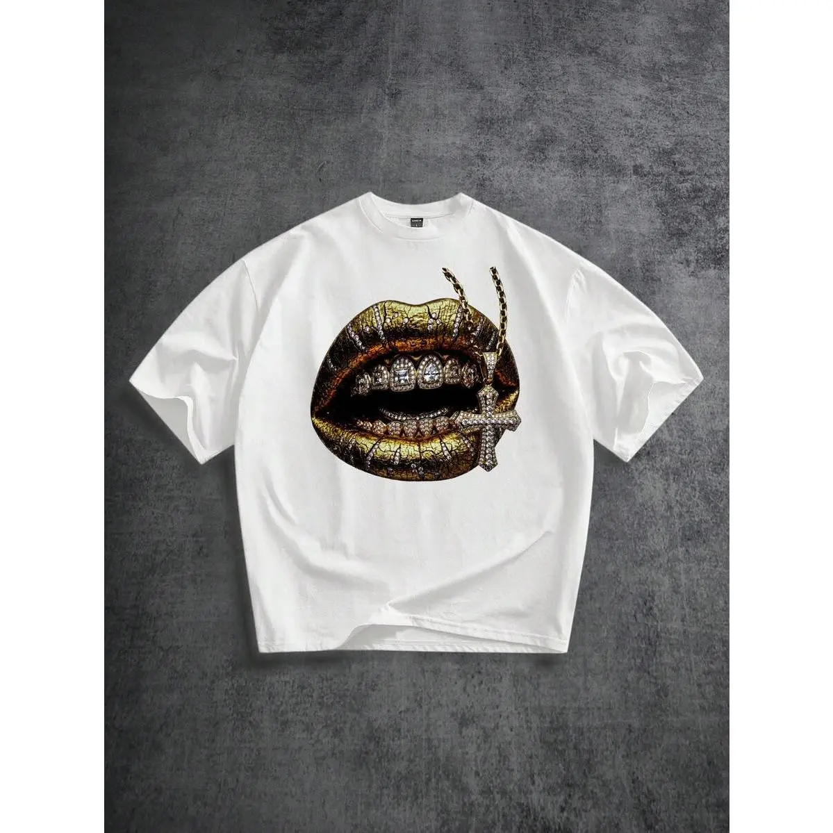 Manfinity ZONE917 Street Loose Hip Hop Gold Gemstone Grillz Lips Cross Print White Loose Short Sleeve T-Shirt, Suitable For Spring And Summer, Gift For Friends Gathering