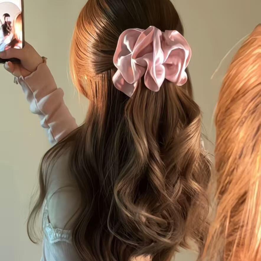 Chic 3D Pleated Floral Banana Hair Clips for Women, Large Non-Slip Hair ClawClips for Thick Hair, Elegant Flower Hair Barrettes for Updo Hairstyles, Spring Summer Trendy Hair Accessories for Girls, Versatile Hair Clips for Daily & Formal Occasio