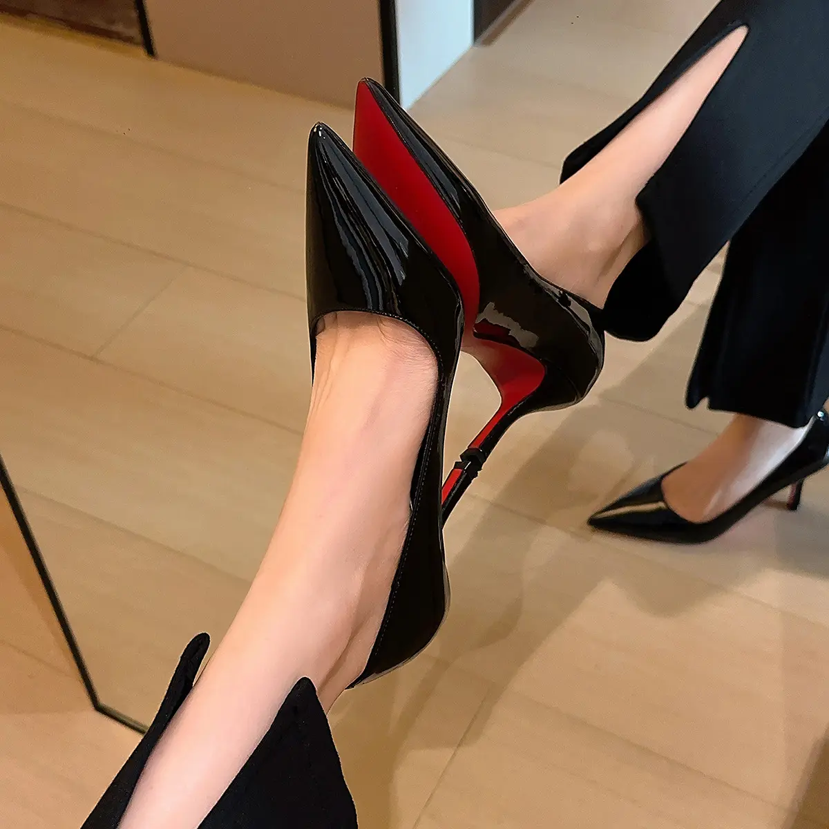 Women's Wide-Fit Pointed-Toe Thin-Heel High Heels - 6-8cm Red-Soled Fashion Leather Rubber Footwear for Wide Feet, Commute Wear