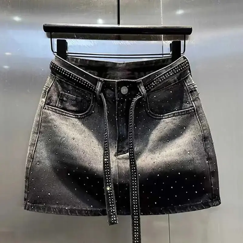 New2025Oversize Retro Diamond Denim Mini Skirt for Women Summer High Waist Shiny Rivet Slim Skirts Gradient Black Grey Jean Skirts