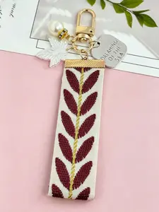 New Maple Leaf Keychain, Creative Alloy Key Ring with Woven Strap, Fresh Design Accessory, Perfect for Gifts and Daily Use