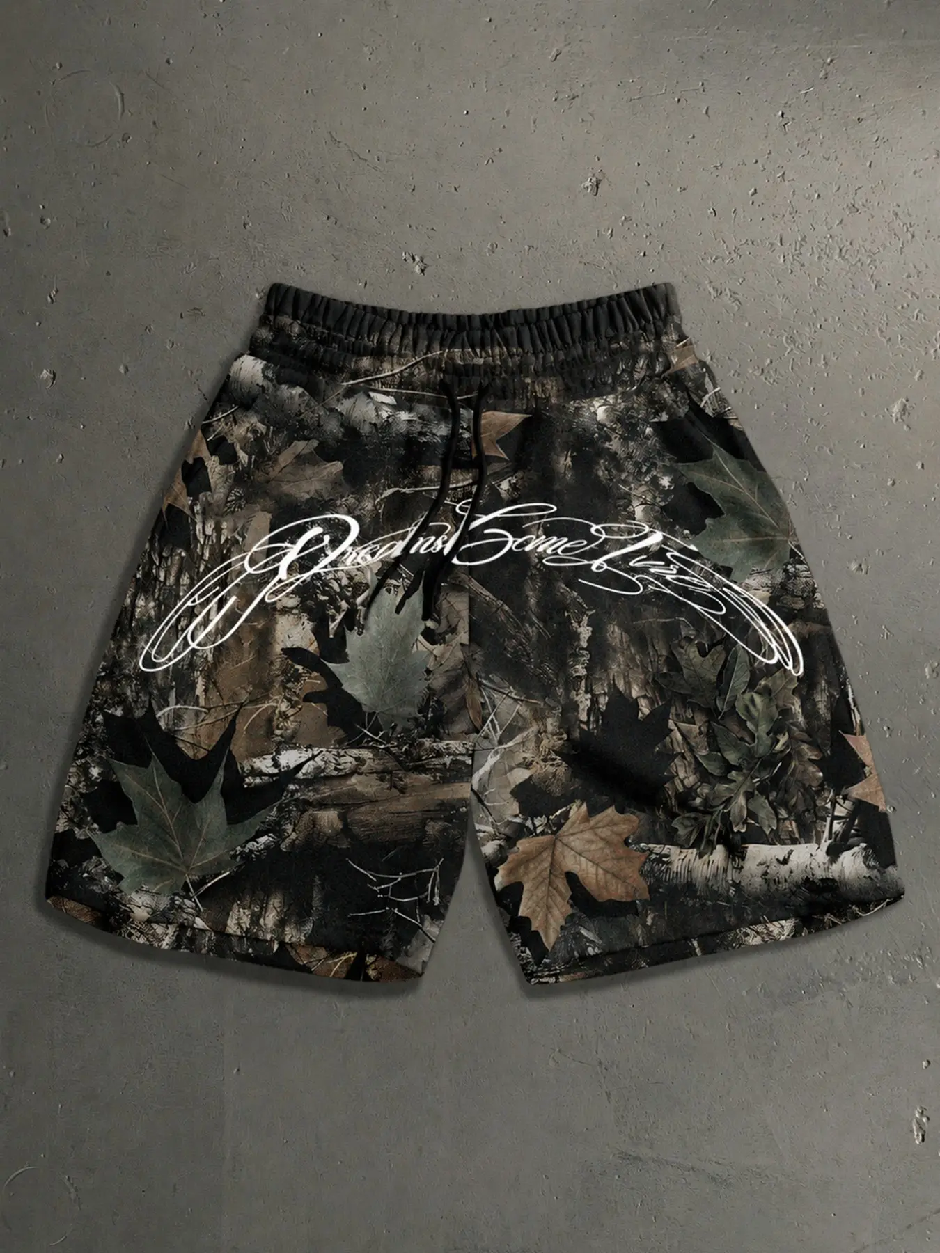 Men's Dark Forest Maple Leaf Camo Loose Graphic Shorts, Streetwear Drawstring Elastic Waist Fashion Cursive Slogan Print Casual Bermuda Shorts