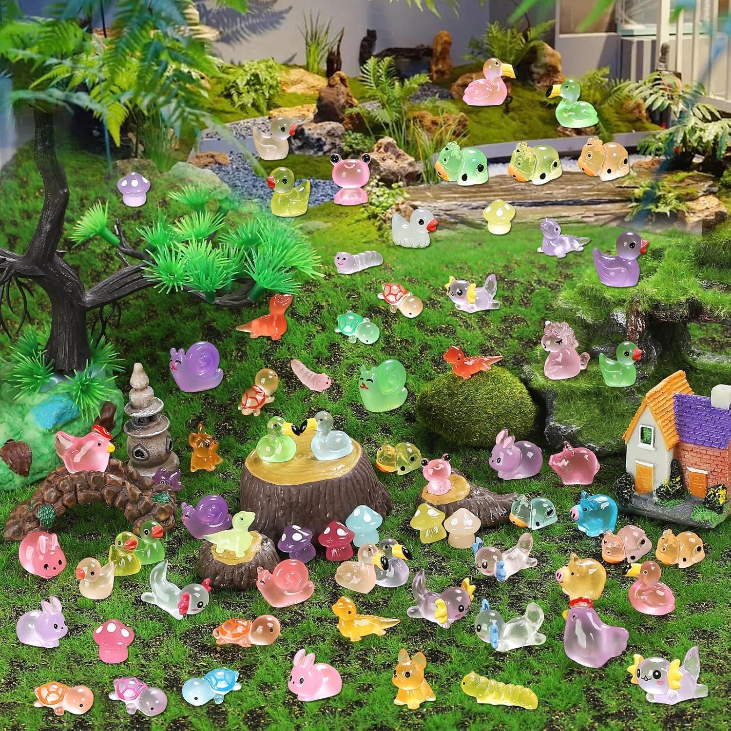50PCS Mini Resin Animals Variety Pack, Random Assorted Tiny Resin Animal Figurines Glow in the Dark for Fairy Garden Accessories, Aquarium and Micro Landscape Decoration