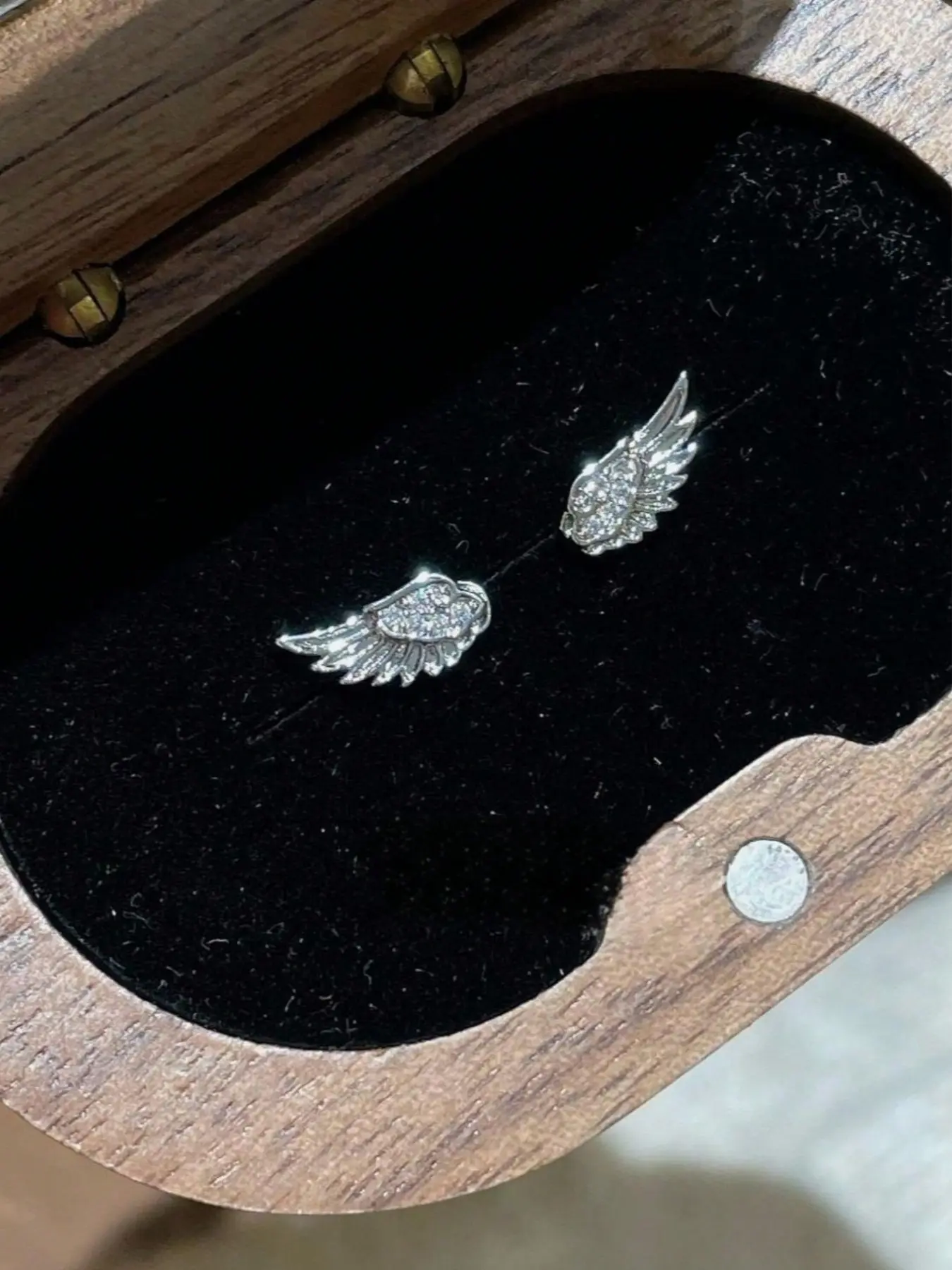 New Sweet Cool Girl Angel Wing Earrings Studs, Elegant Small Jewelry for Daily Wear, Perfect Gift for Friends, Party & Date Accessories