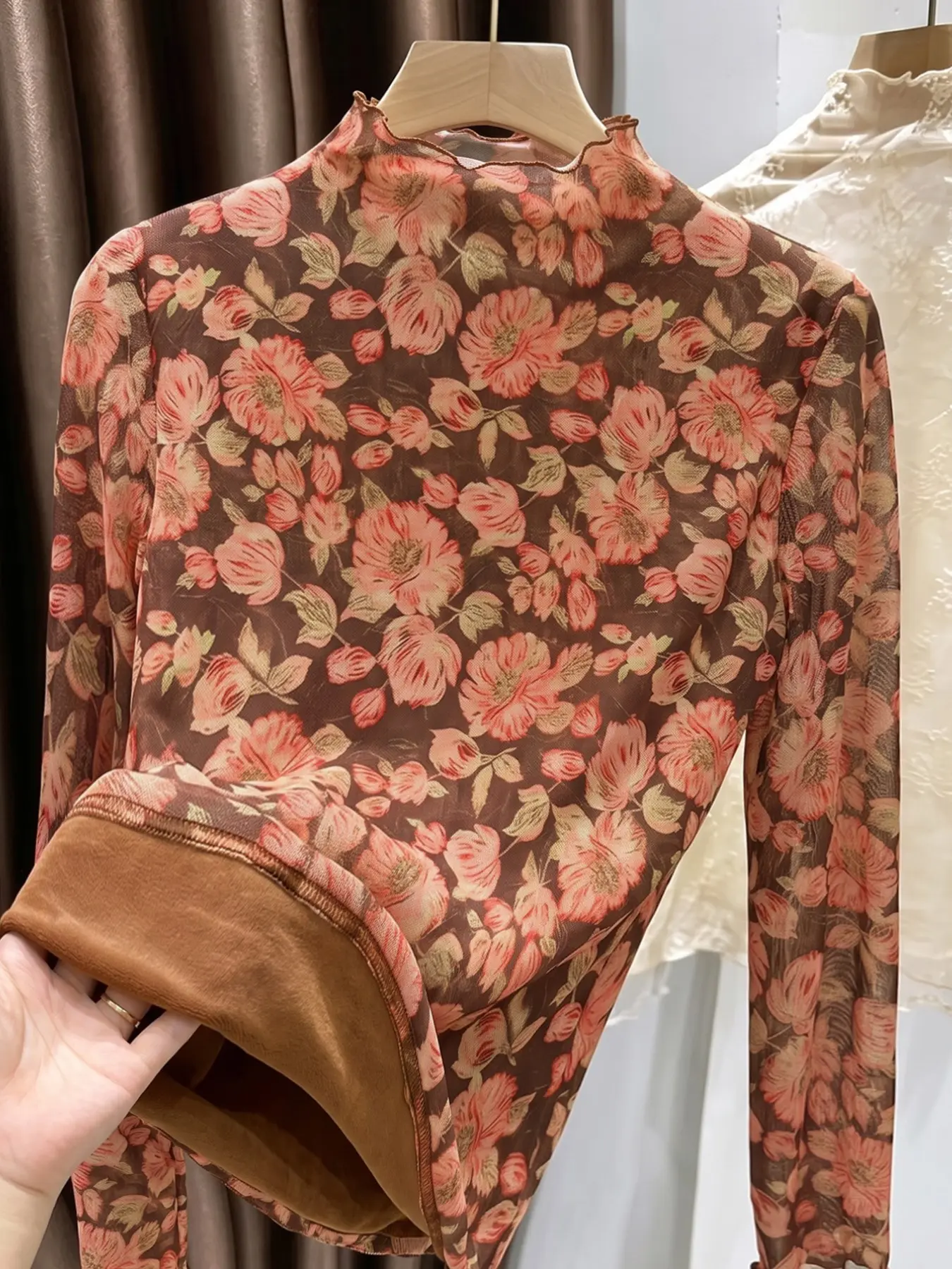 Vintage-style Floral long-sleeved fitted top blouse with a ruffled collar and warm winter lining.