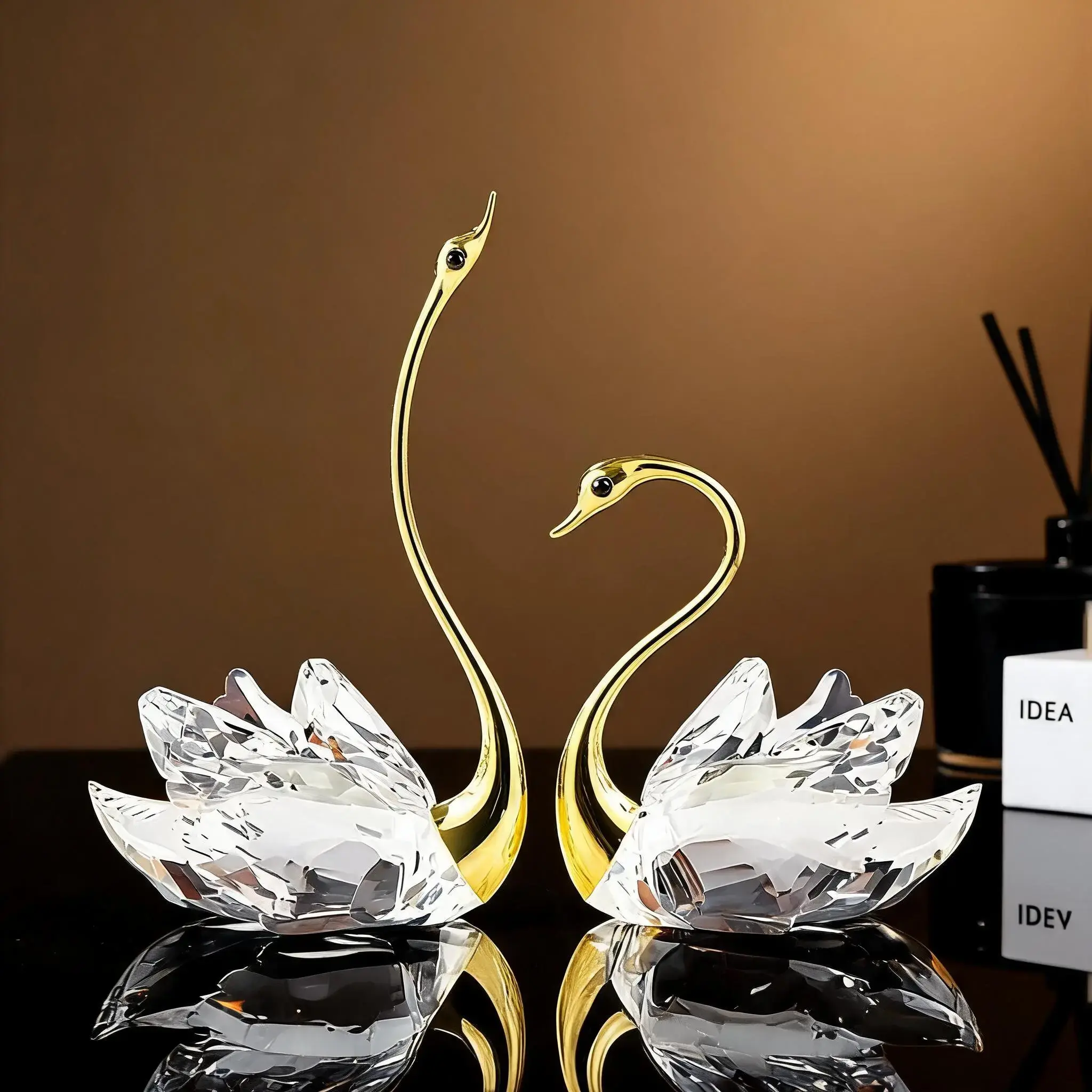 Elegant Crystal Swan Decorative Statue, Luxurious Transparent Swan Sculpture, Decorative Figurine, Statue Ornament, Perfect Gift for Valentine's Day, Festive Parties, Anniversaries