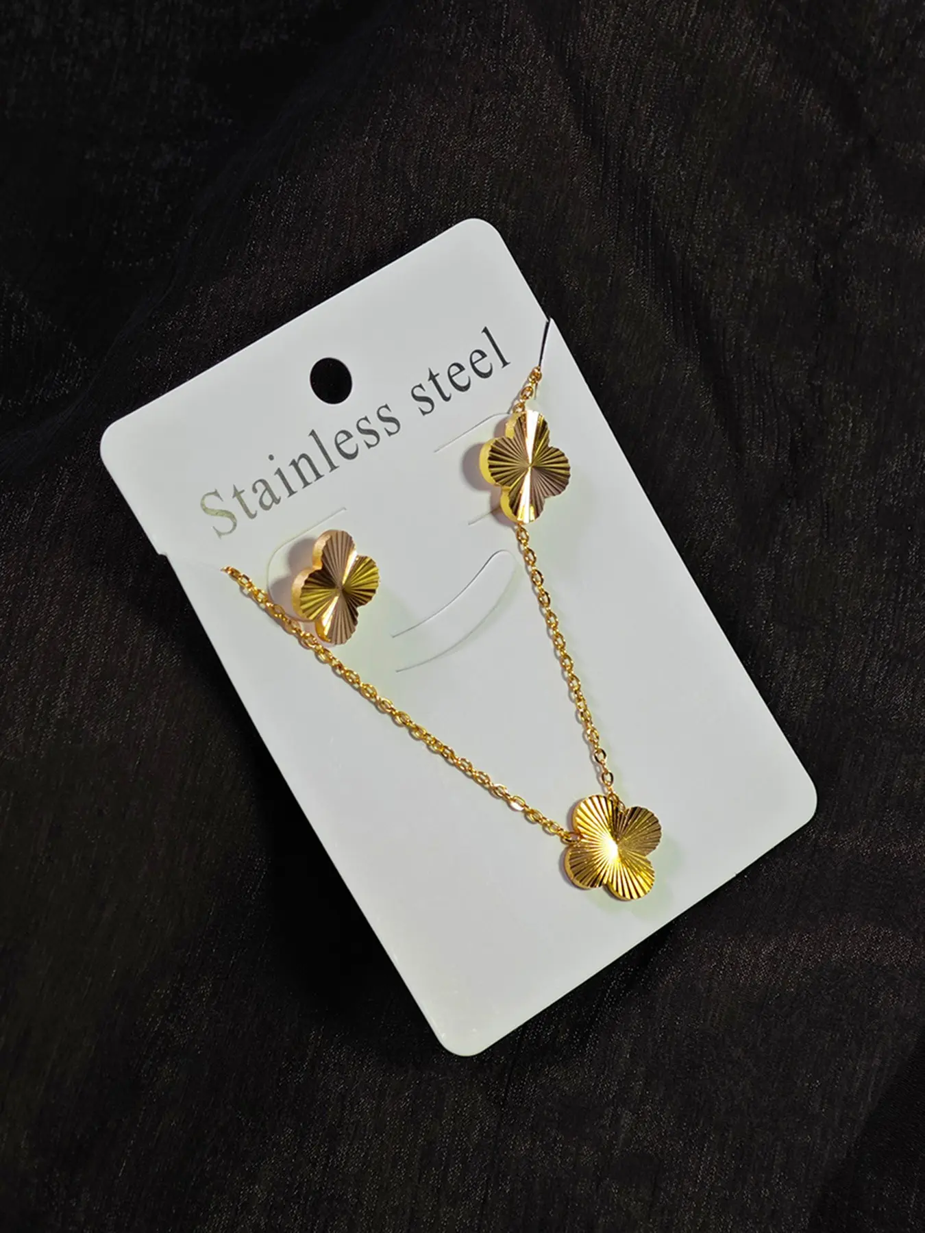 3-Piece Stainless Steel Clover Necklace and Earrings Set, Elegant Jewelry Sets for Women, Perfect for Daily Wear and Holiday Gifts