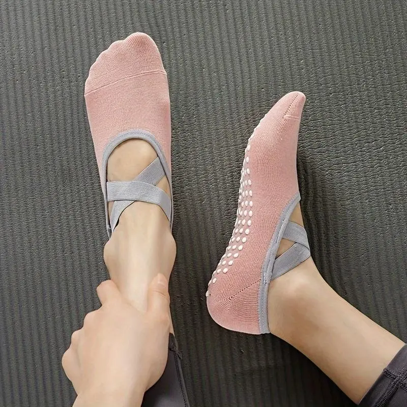 Comfortable Yoga Socks for Women, Low-Cut Crew Socks for Pilates, Fitness, Dance, Indoor Activities, Silicone Non-Slip Sole, Breathable Fabric
