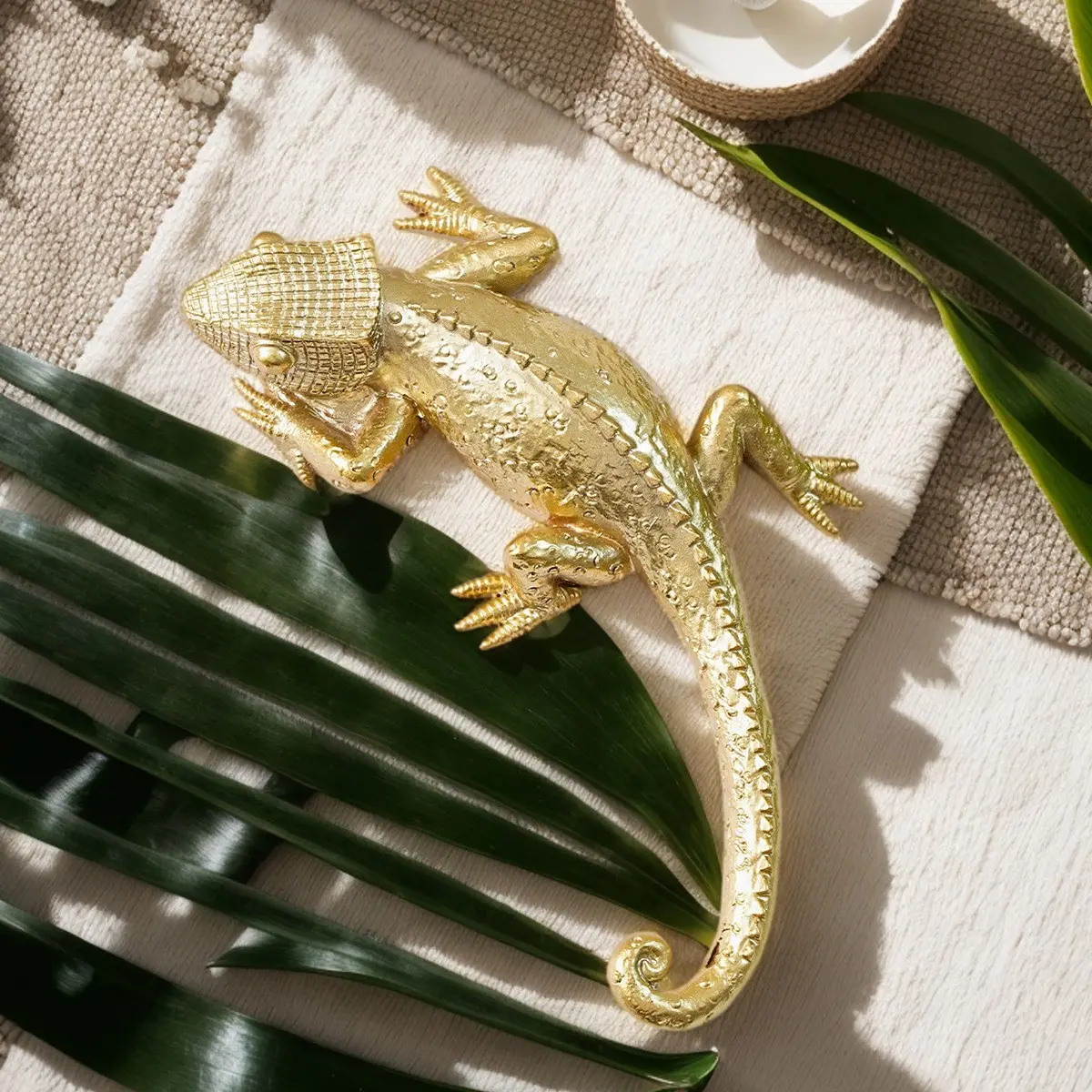 Vintage Modern Golden Bearded Dragon Lizard Statue, Dual-Use Tabletop & Wall Mount Decor With Hanging Hook, Resin Animal Sculpture Ornament For Showroom Living Room Office, Perfect Gift For Animal Lovers