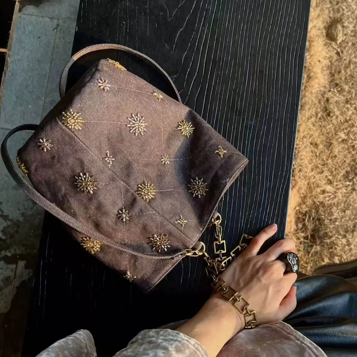 Boho Embroidered Bead Bucket Bag for Women, Y2K Retro Denim Canvas Messenger Bag, Luxury Heavy Industry Aesthetic Shoulder Tote, Large Capacity Portable Crossbody Bag for Daily Commute, Travel & Street Fashion, Compatible with casual outfits & vintage chi