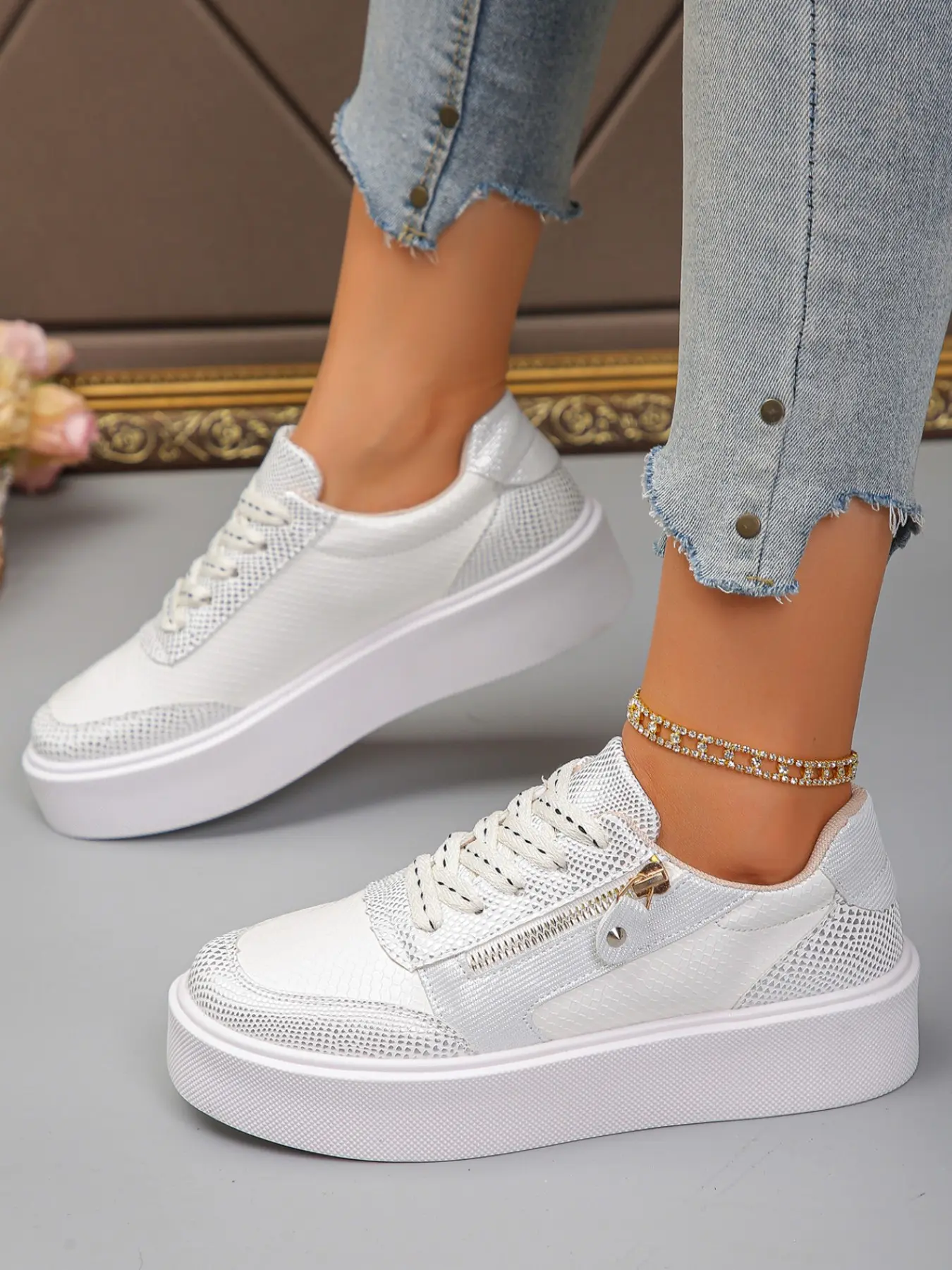 Women's Snake Print Glossy Patchwork Side Zipper Thick Sole Sneakers, Casual Board Shoes, American Street Style, Millennial Trendy Footwear