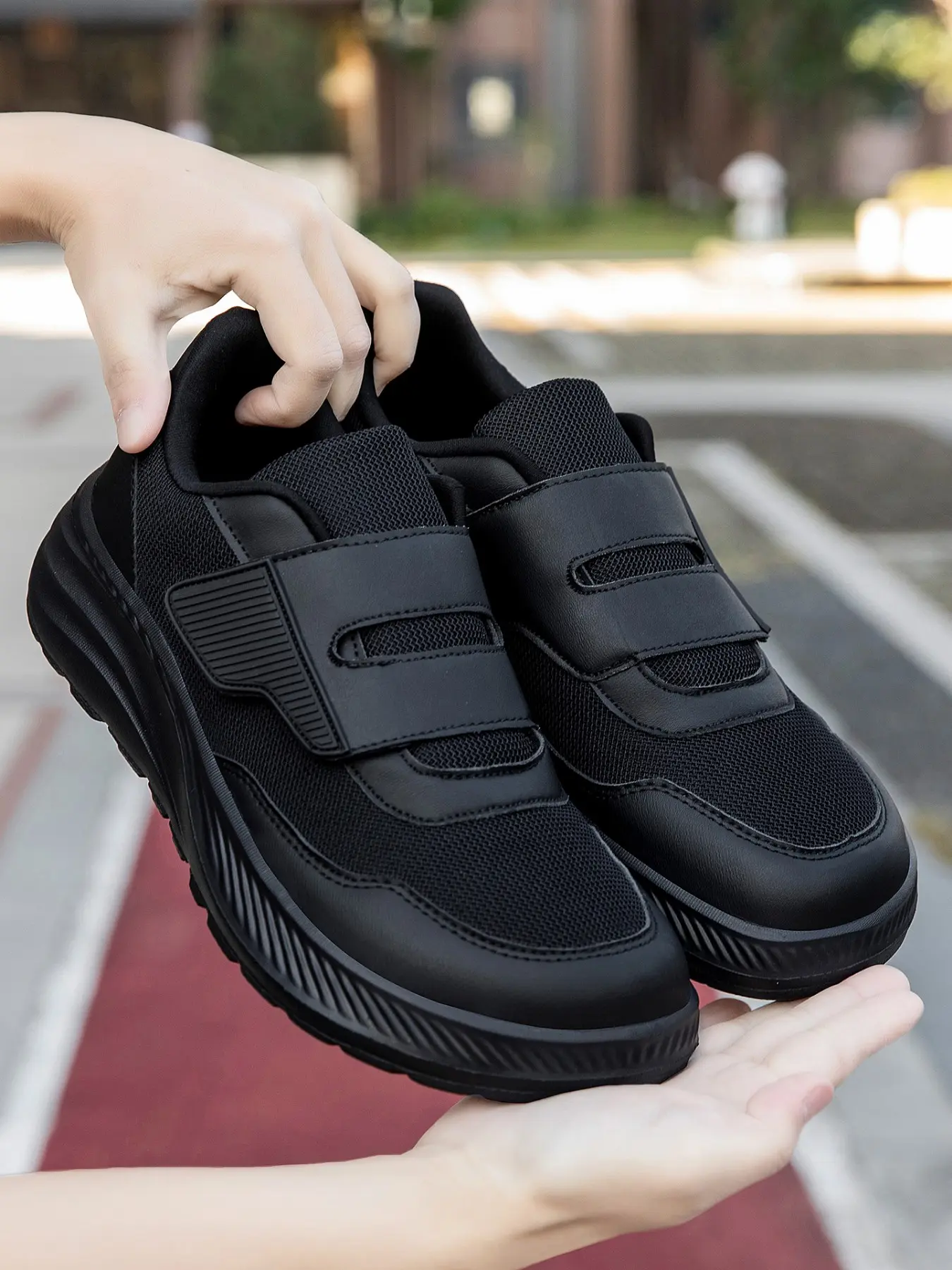 Men's Comfortable Walking Shoes for Elderly Swollen Feet, Adjustable Dual Buckle Orthopedic Sports Shoes, Supportive Footwear, Orthotic Shoes, Closed Walking Shoes