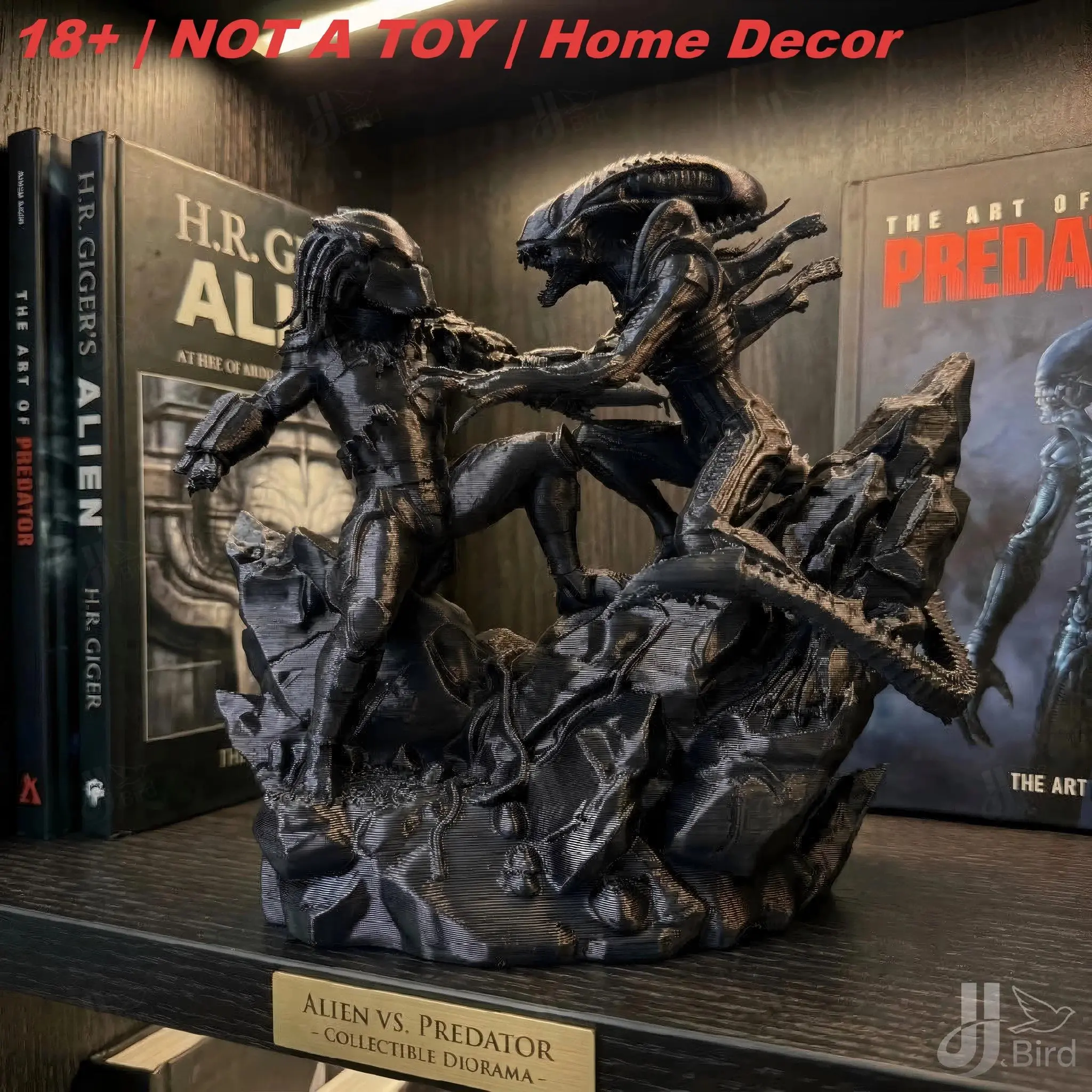 Alien Hunter VS Alien Monster Ornament, Dark Fantasy Style, Collectible Figurine, Home Desk Decoration, Creative Sculpture