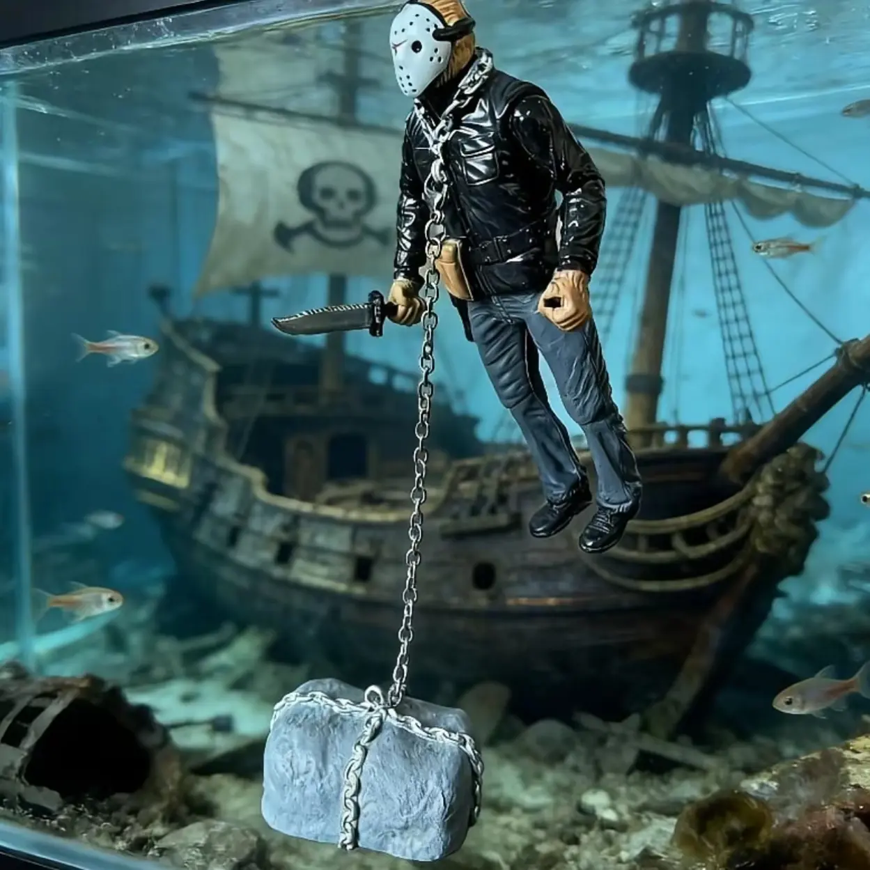 Terrifying Underwater Hockey Mask Chain Statue, PVC Aquarium Decor, Hidden Space Details, Aquascaping Gift for Fish Enthusiasts