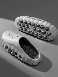 Men's Fashion New Thick Anti-Slip Massage Slippers, Holey Shoes, Beach Shoes, Daily Versatile Shoes, Comfortable and Stylish Footwear