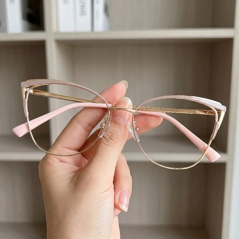 New women's full-rim butterfly-shaped  featuring an exquisite, lightweight, premium metal frame. These retro yet minimalist white  represent a new trend, perfect for both everyday wear and special occasions.