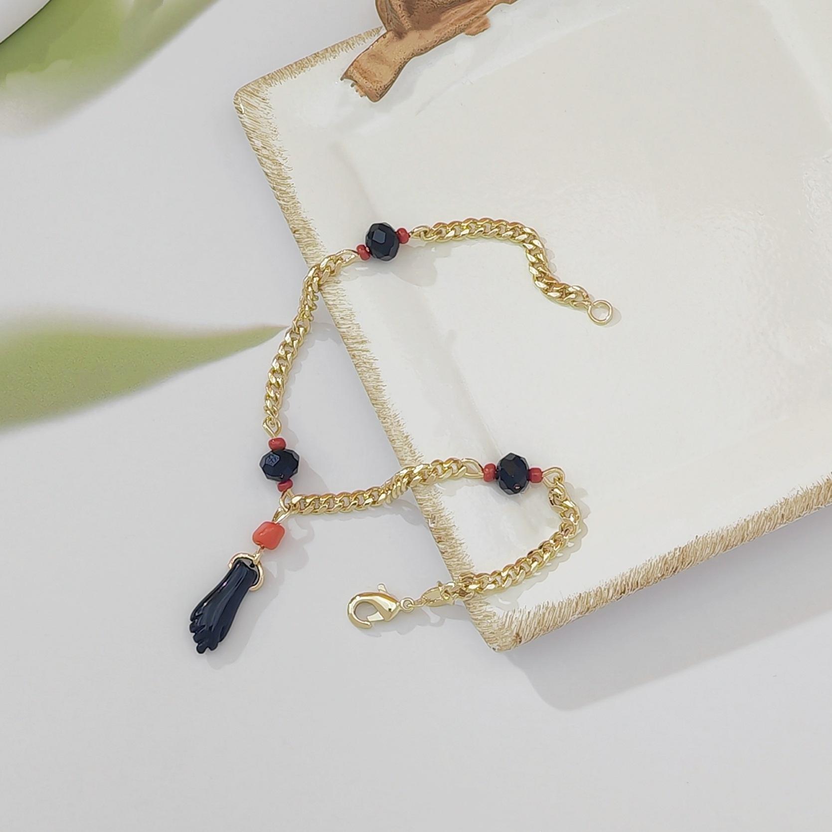 Boho Vintage Layered Bracelet for Women, Chinese Style Retro Beaded Bracelet with Mini Hand Charm, Trendy Aesthetic Stackable Jewelry, Lightweight & Versatile for Daily Wear, Beach & Gift Giving