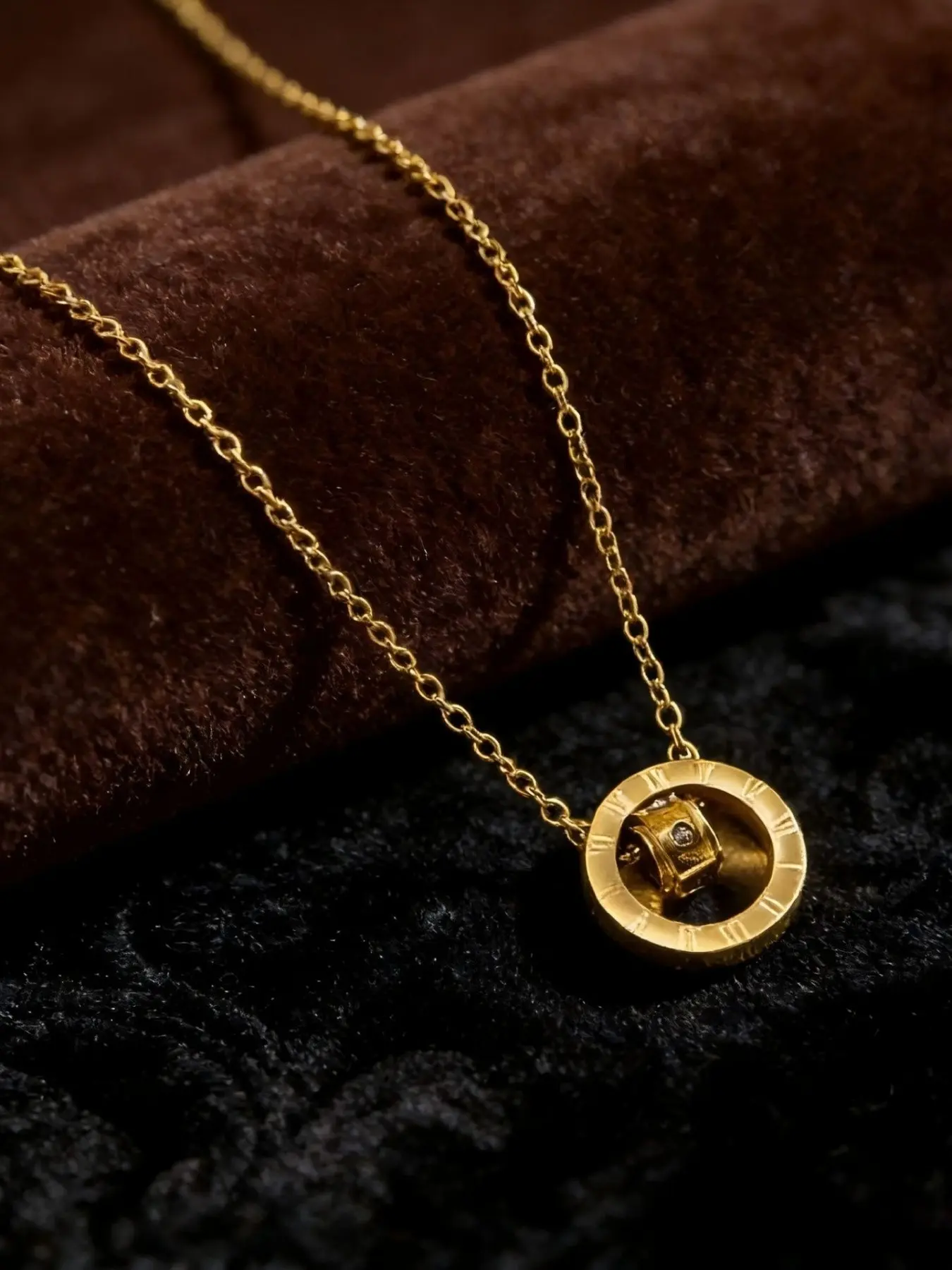 Roman Dial Rotating Wheel Necklace, Adjustable Zirconia Accent, Vintage Style Gift, All-Season Elegant Pendant Jewelry