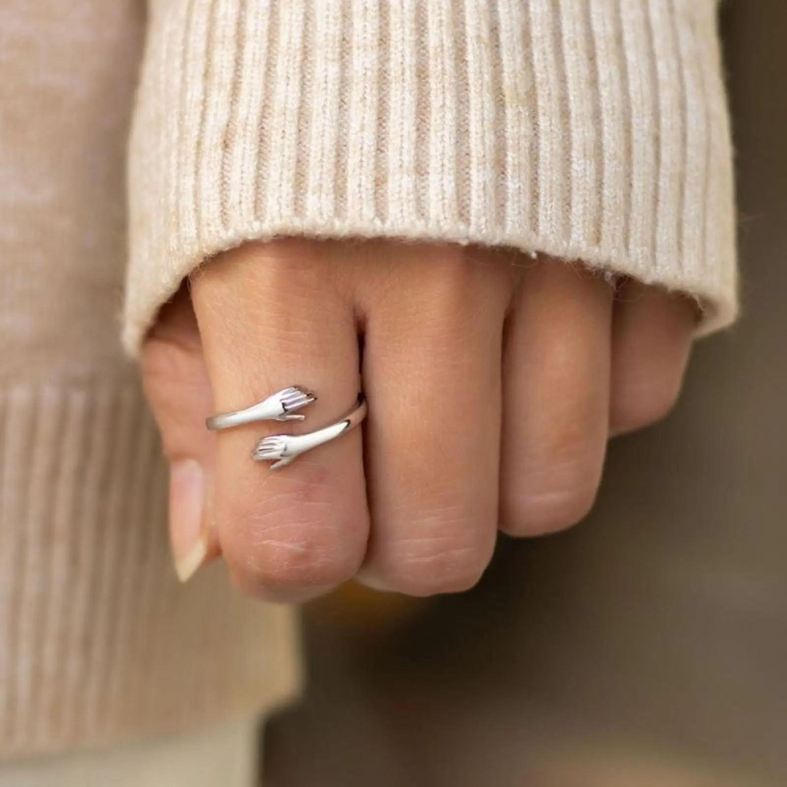 Adjustable Hug Hands Open Ring Jewelry, Unisex Hug Rings for Women Men, Sentimental Promise Gift for Mom Dad Wife Daughter Grandma Best Friend, Birthday Mother's Day Present