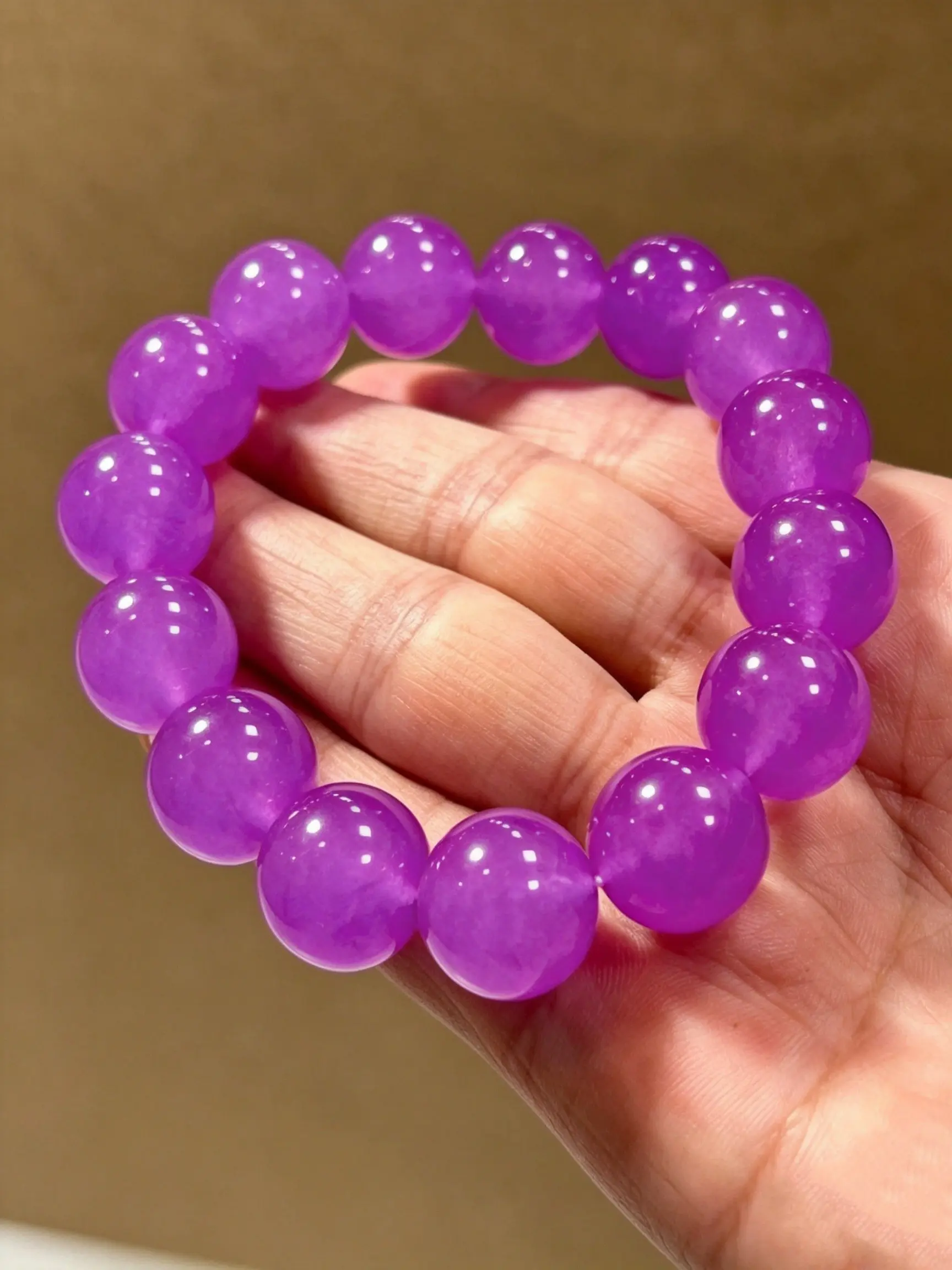 Natural Myanmar Ice Sapphire Bead Bracelet, Handcrafted Round Beads, Transparent Jewelry, Elegant Accessory