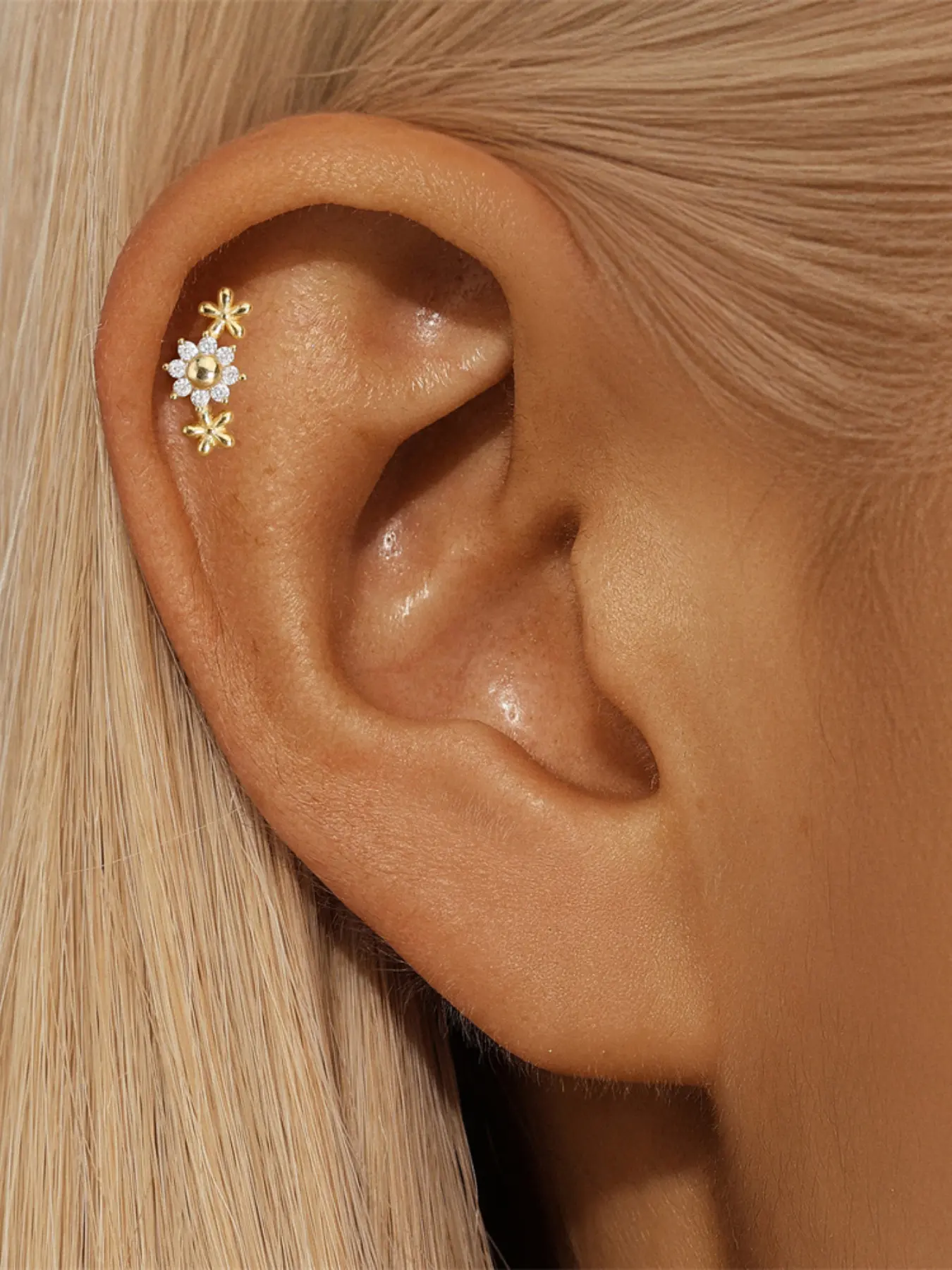1pc Gold Threaded Flat Head Piercing Earring, 925 Sterling Silver Sunflower Design Inlaid White Zircon, Anti-allergic, Firm Thread Structure, for Women Daily Wear