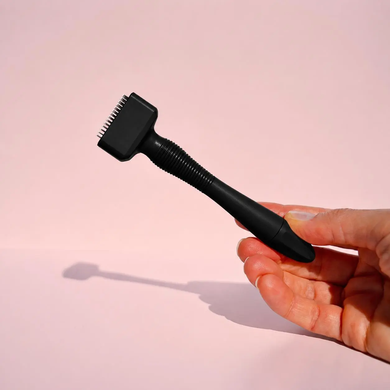 Adjustable 140 Pin Skin Beauty Microneedle Tool, Equipped with Protective Storage Cover, Ergonomic Non-Slip Handle, Suitable for At-Home Facial, Scalp Care and Body Beauty Maintenance, For Personal Skincare Routines
