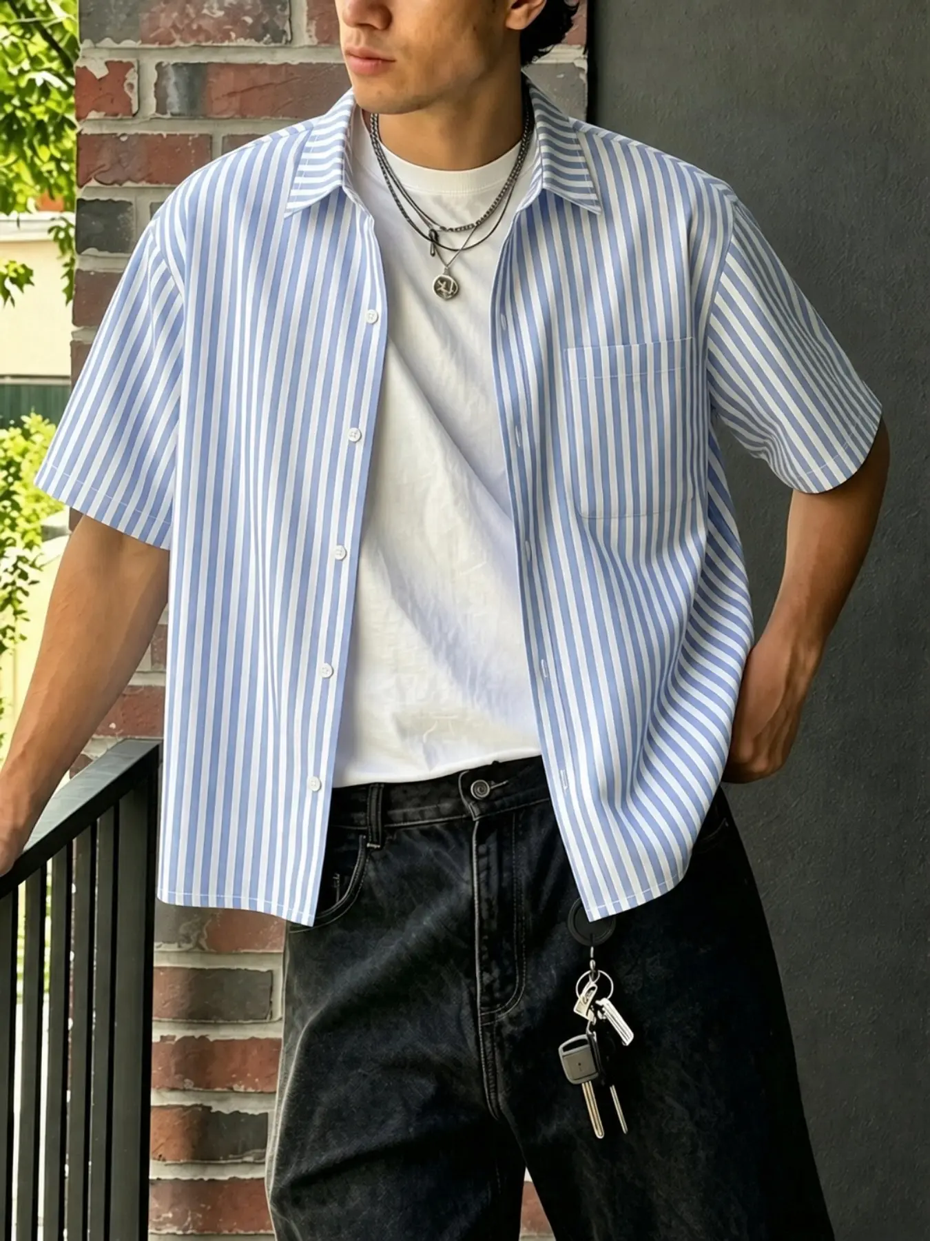 Men's Blue Striped Cropped Short Sleeve Shirt, Casual Collared Button-Down Top, Loose Fit Streetwear Shirt for Summer Casual & Daily Wear