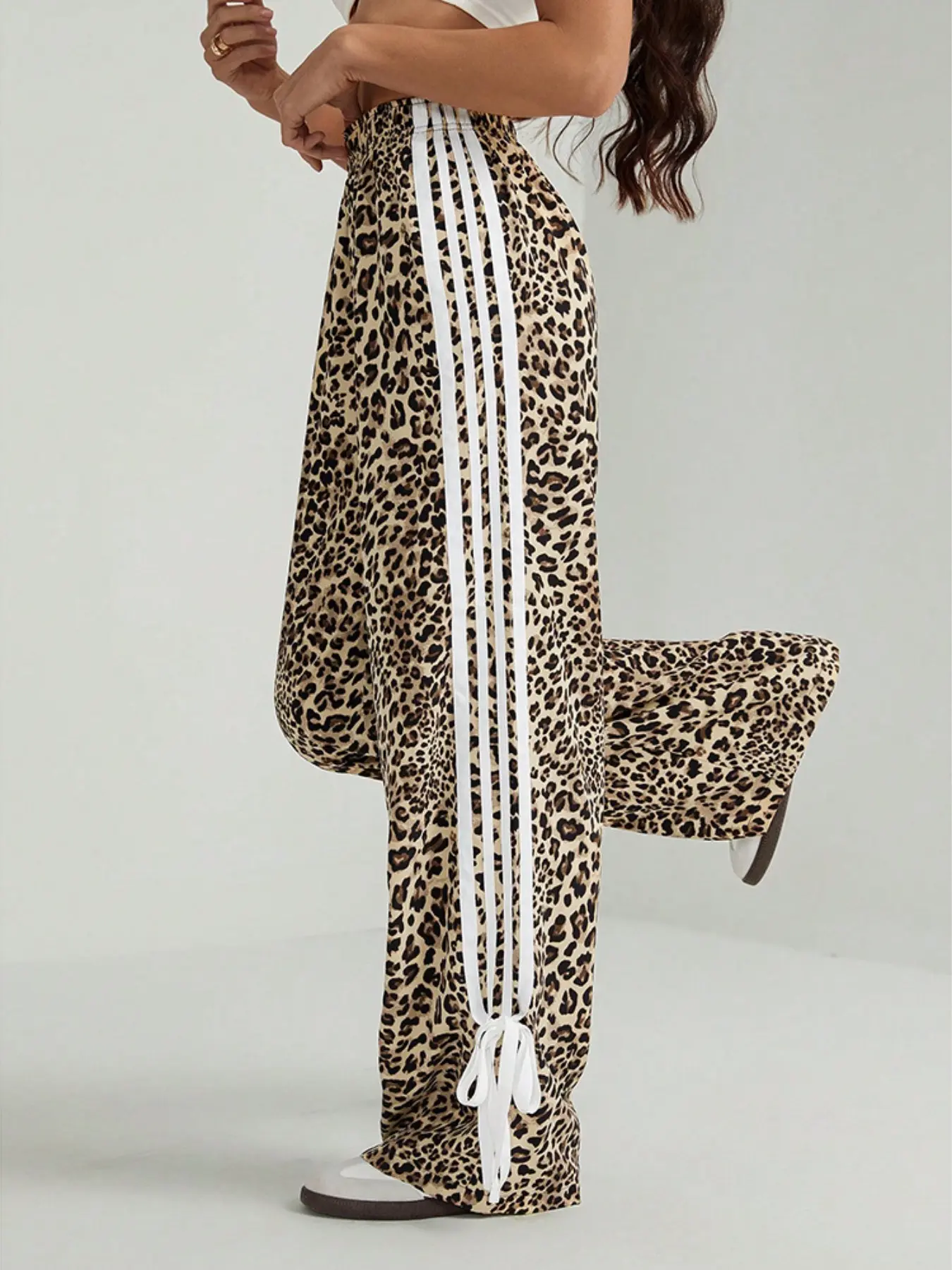 1 Piece Leopard Print Side Stripe Wide Leg Pants, Spring Summer Fall All-Season Wear, Elastic High Waist Loose Fit Trousers for Women, Y2K Streetwear, Casual Comfy Baggy Pants for Daily/Street Style, Casual Palazzo Pants, Casual Fashion Pants