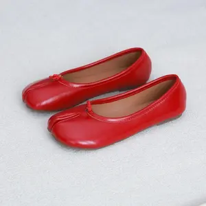 Red Classic Split-toed Shoes, Ballet Shoes, Walking Shoes, Women's Dance Shoes, Pig's Trotters, Lazy Horseshoe Shoes, Flats, Indoor Walking Shoes, Multi-functional Women's Shoes, A Variety of Colors To Choose From