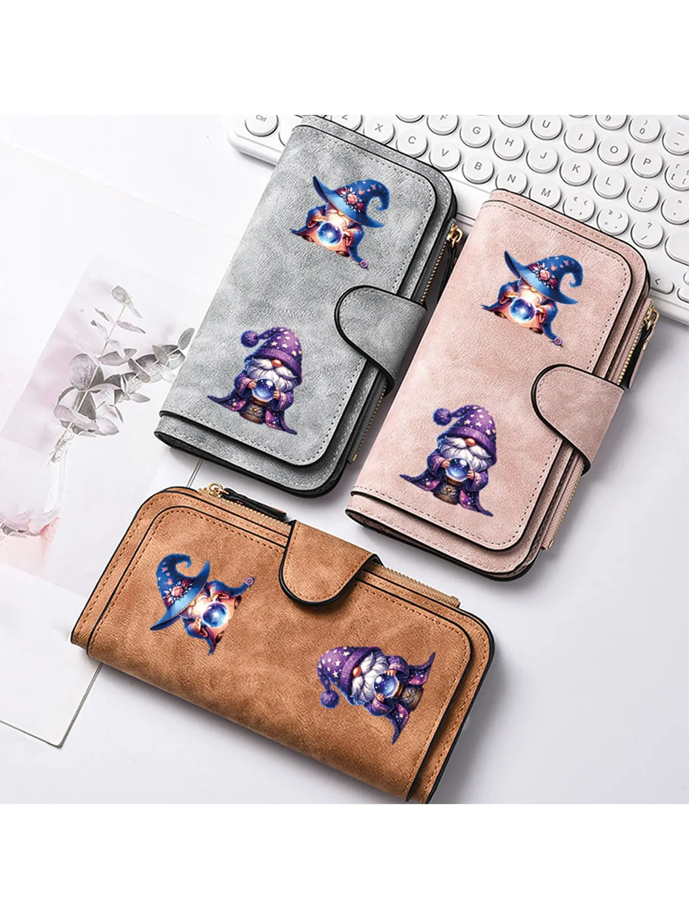 Christmas themed ladies' long wallet, decorated with mysterious Santa Claus patterns, full of Christmas atmosphere, meeting your daily storage needs, suitable as a birthday gift/Christmas gift/Christmas decoration/holiday outfit