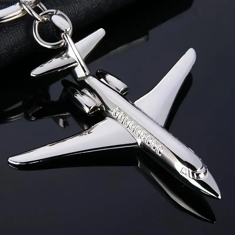 Metal Keychain in Creative Aircraft Shape, Lightweight Bag Charm and EDC Gear, Aviation Theme Travel Gift for Aviation Fans, Airplane Model, Bag Key Accessory, Keychain Decor, Keyrings