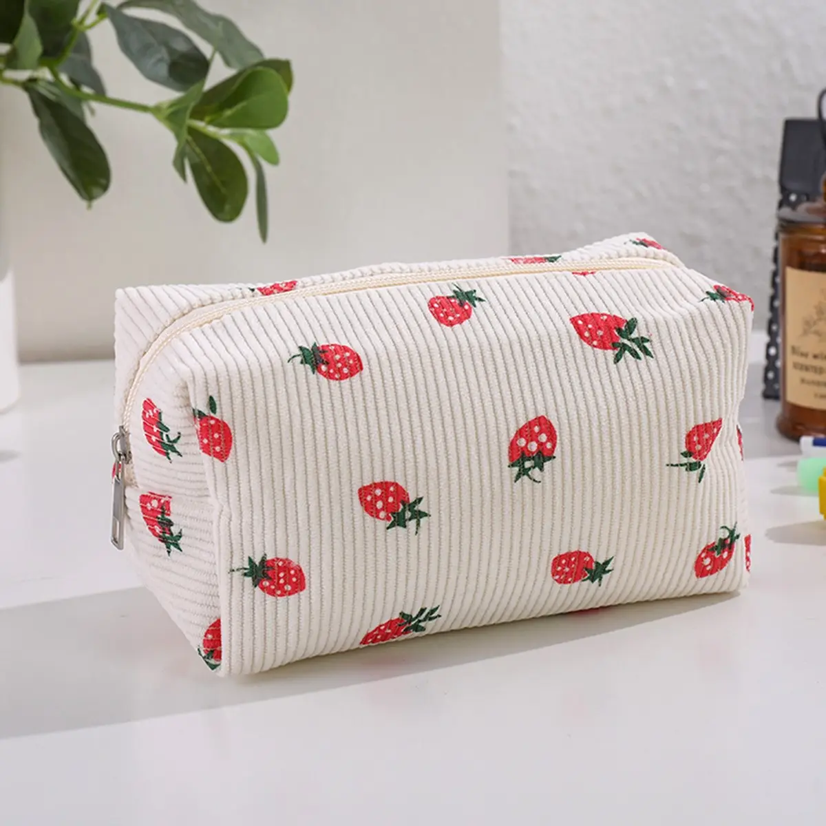 Strawberry Print Corduroy Pencil Case, Portable Zipper Stationery Bag, Cute Pen Pouch for Student School Supplies, Desk Organizer, Travel and Daily Use
