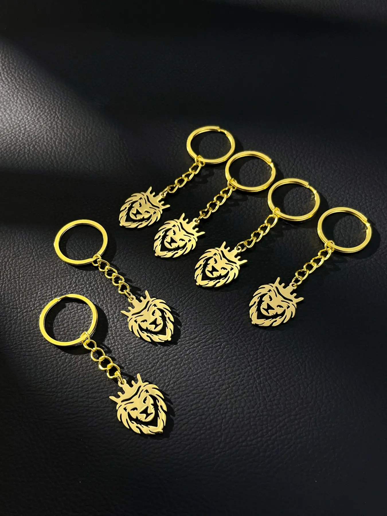 Crown Lion King Metal Keychain, Vintage Stainless Steel Hollow Lion Pendant, Men's Car Key Ring, Unique Bag Accessory, Boyfriend Gift