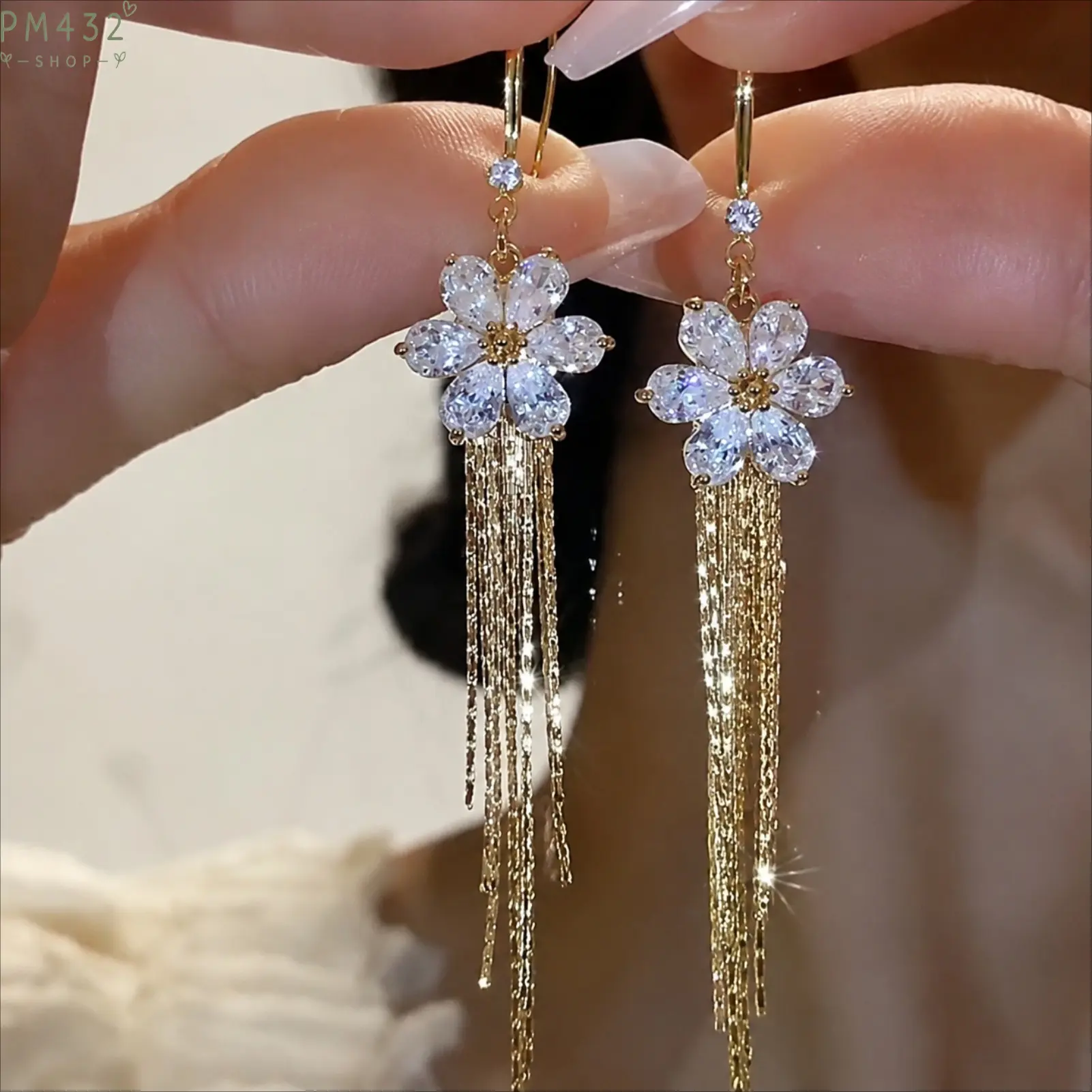 White Zircon Flower Earrings for Women, Elegant Long Petal Tassel Drop Earrings, Sparkling Statement Jewelry with 14K Gold Plated Finish, Lightweight Fashion Earrings for Party, Wedding, Date Night & Daily Wear